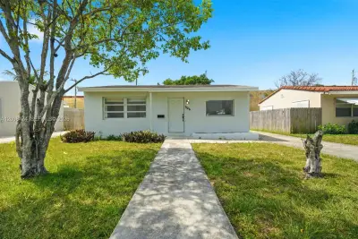 2124 Taylor St, Hollywood: photo 1 of 30