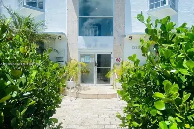 1526 Pennsylvania Ave #20, Miami Beach: photo 1 of 26
