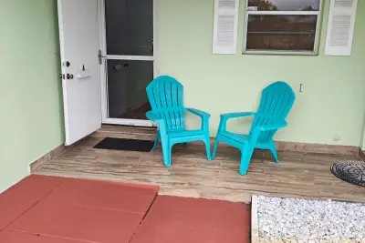 101 Country Ln, Boynton Beach: photo 1 of 21