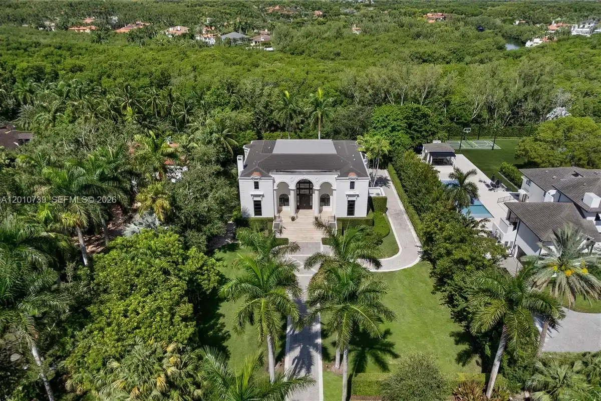 26 Tahiti Beach Island Rd, Coral Gables: photo 1 of 70