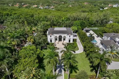 26 Tahiti Beach Island Rd, Coral Gables: photo 1 of 70