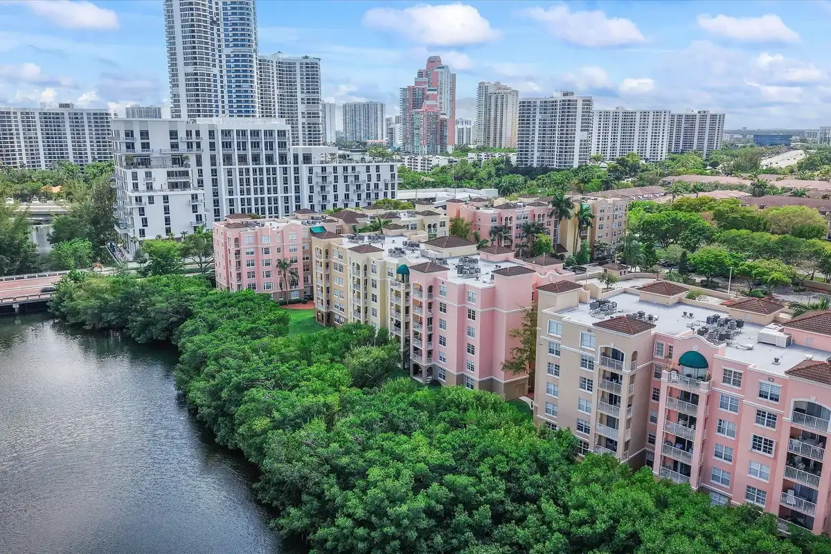 19601 E Country Club Dr #7505, Aventura: photo 1 of 19
