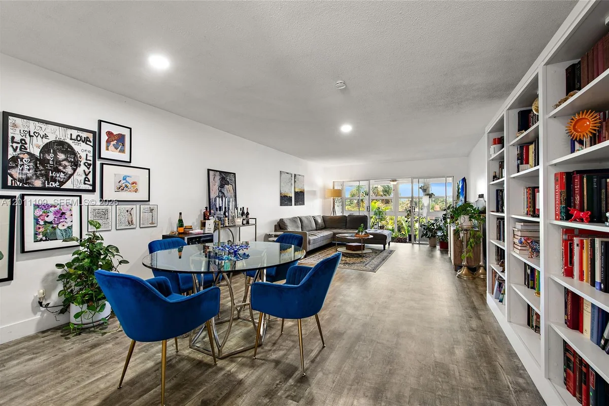 1100 SW 12th St #300, Fort Lauderdale: photo 1 of 32