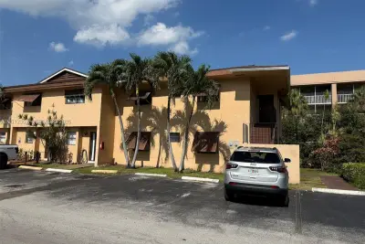 6850 NW 173rd Dr #109, Hialeah: photo 1 of 12