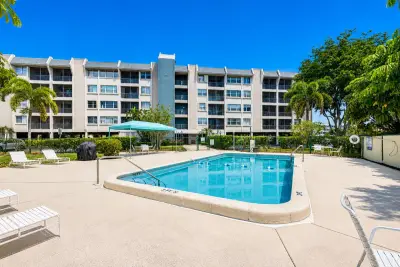 505 Spencer Dr #211, West Palm Beach: photo 1 of 23