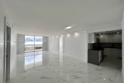 6039 Collins Ave #1033, Miami Beach: photo 1 of 36