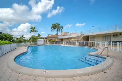 16901 NE 13th Ave #303, Miami: photo 1 of 24