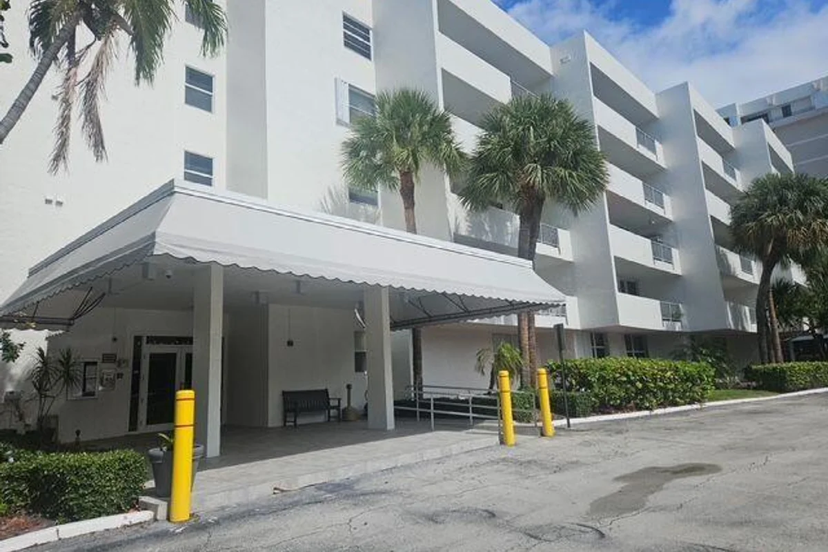 1421 S Ocean Blvd #412, Pompano Beach: photo 1 of 11
