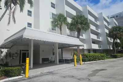 1421 S Ocean Blvd #412, Pompano Beach: photo 1 of 11