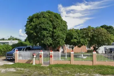 1725 NW 121st St, Miami: photo 1 of 1