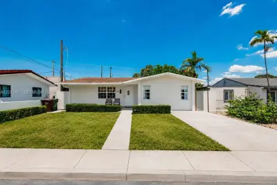 395 W 39th Pl, Hialeah: photo 1 of 31