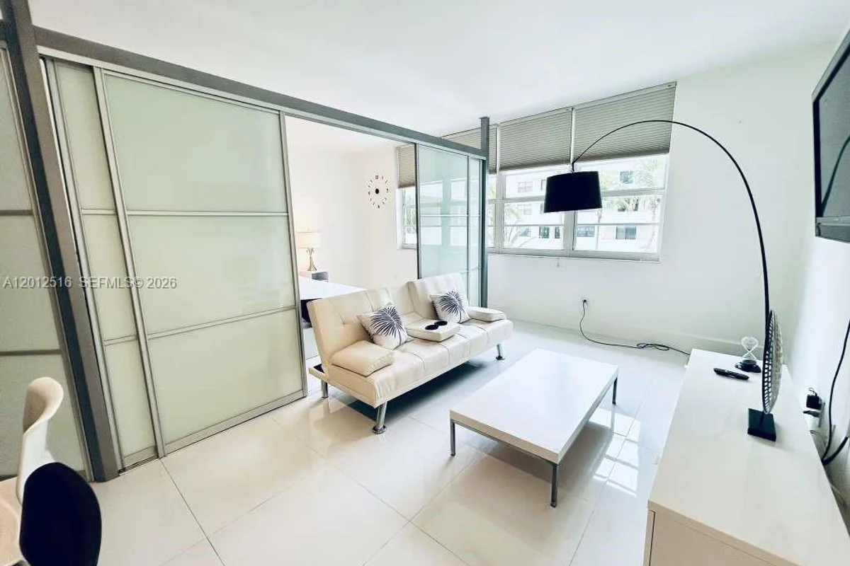 100 Lincoln Rd #526, Miami Beach: photo 1 of 11