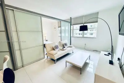 100 Lincoln Rd #526, Miami Beach: photo 1 of 11
