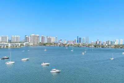 17301 Biscayne Blvd #1010, North Miami Beach: photo 1 of 23