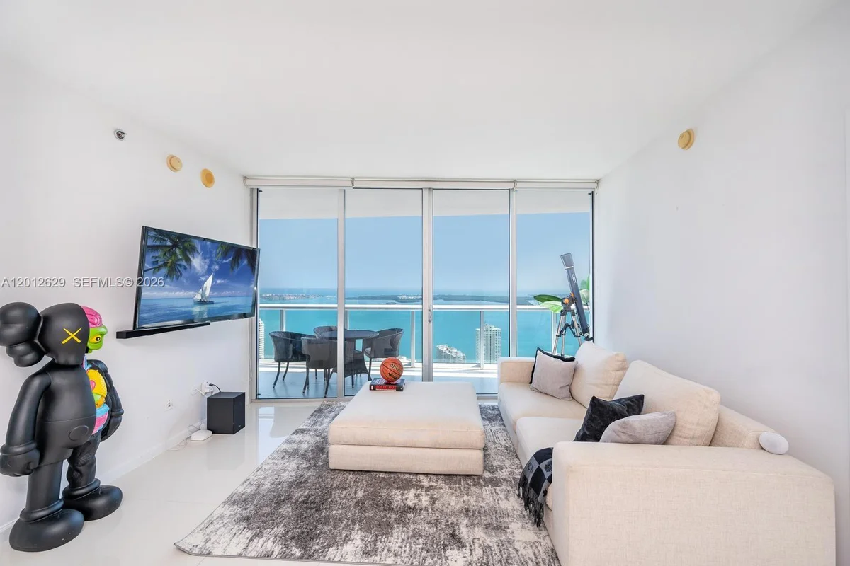 465 E Brickell Ave #5305, Miami: photo 1 of 32
