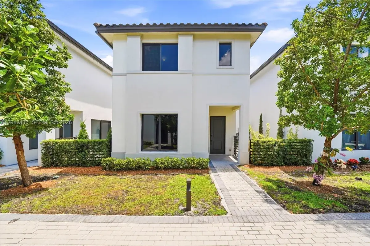 4356 NW 80th Ave, Doral: photo 1 of 55