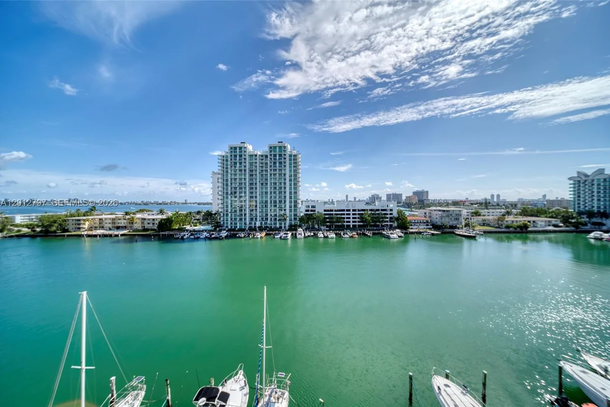7933 W Dr #817, North Bay Village: photo 1 of 26
