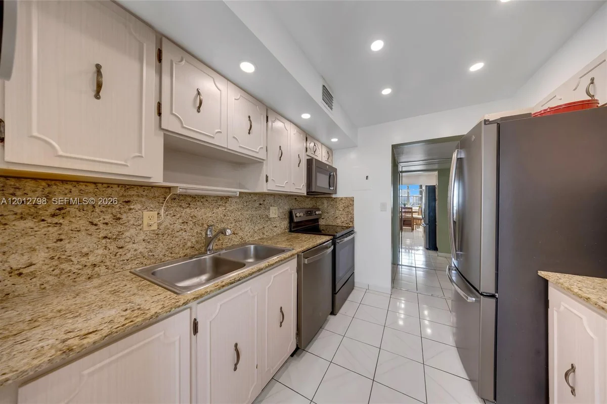 3113 S Ocean Dr #506, Hallandale Beach: photo 1 of 34