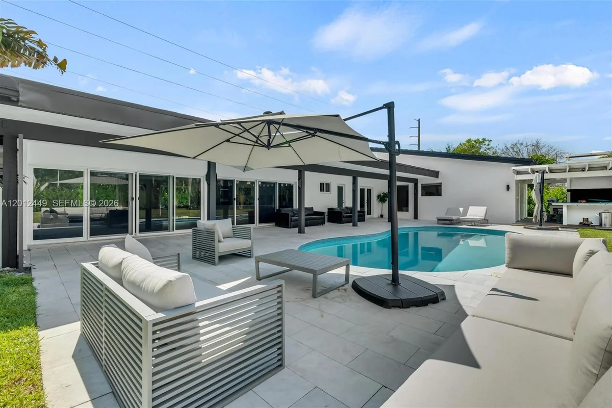 6200 SW 118th St, Pinecrest: photo 1 of 70
