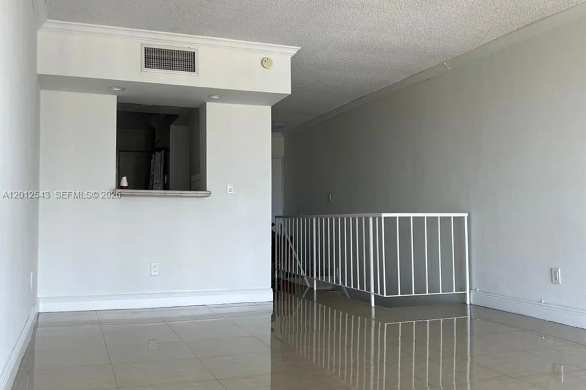 9210 Fontainebleau Blvd #506, Miami: photo 1 of 1
