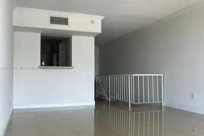 9210 Fontainebleau Blvd #506, Miami: photo 1 of 1