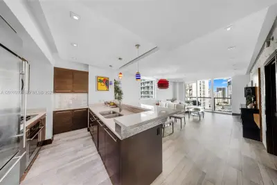 500 Brickell Ave #3707, Miami: photo 1 of 43