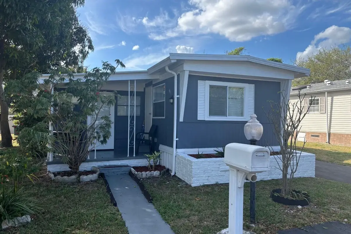 6931 NW 45th Ter, Coconut Creek: photo 1 of 61