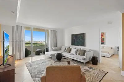 3400 SW 27th Ave #1505, Miami: photo 1 of 43