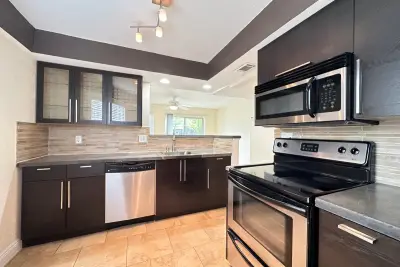 5811 NE 14th Rd #1, Fort Lauderdale: photo 1 of 16