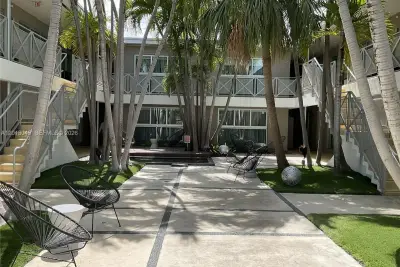 1816 Meridian Ave #9, Miami Beach: photo 1 of 8