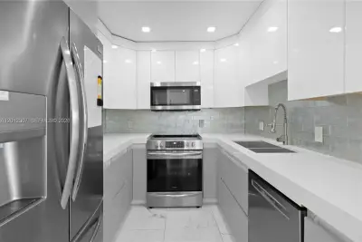 3675 N Country Club Dr #2008, Aventura: photo 1 of 50