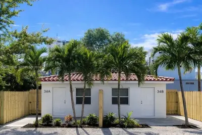 34 SE 1st Ave #B, Dania Beach: photo 1 of 8