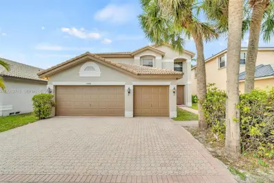 18081 SW 33rd St, Miramar: photo 1 of 69
