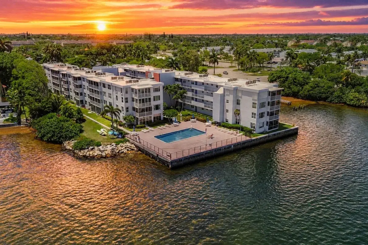 1820 New Palm Way #308, Boynton Beach: photo 1 of 36