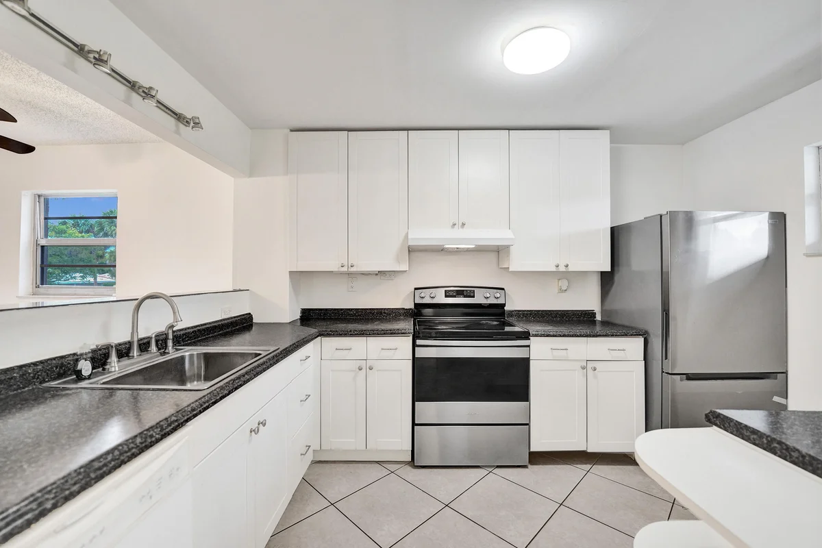 1100 NW 87th Ave #208, Coral Springs: photo 1 of 58