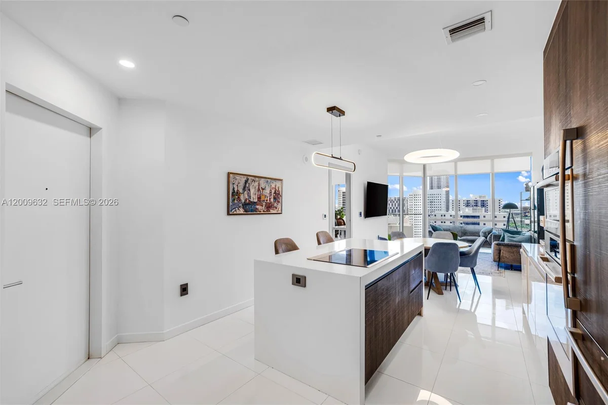 851 NE 1st Ave #1408, Miami: photo 1 of 36