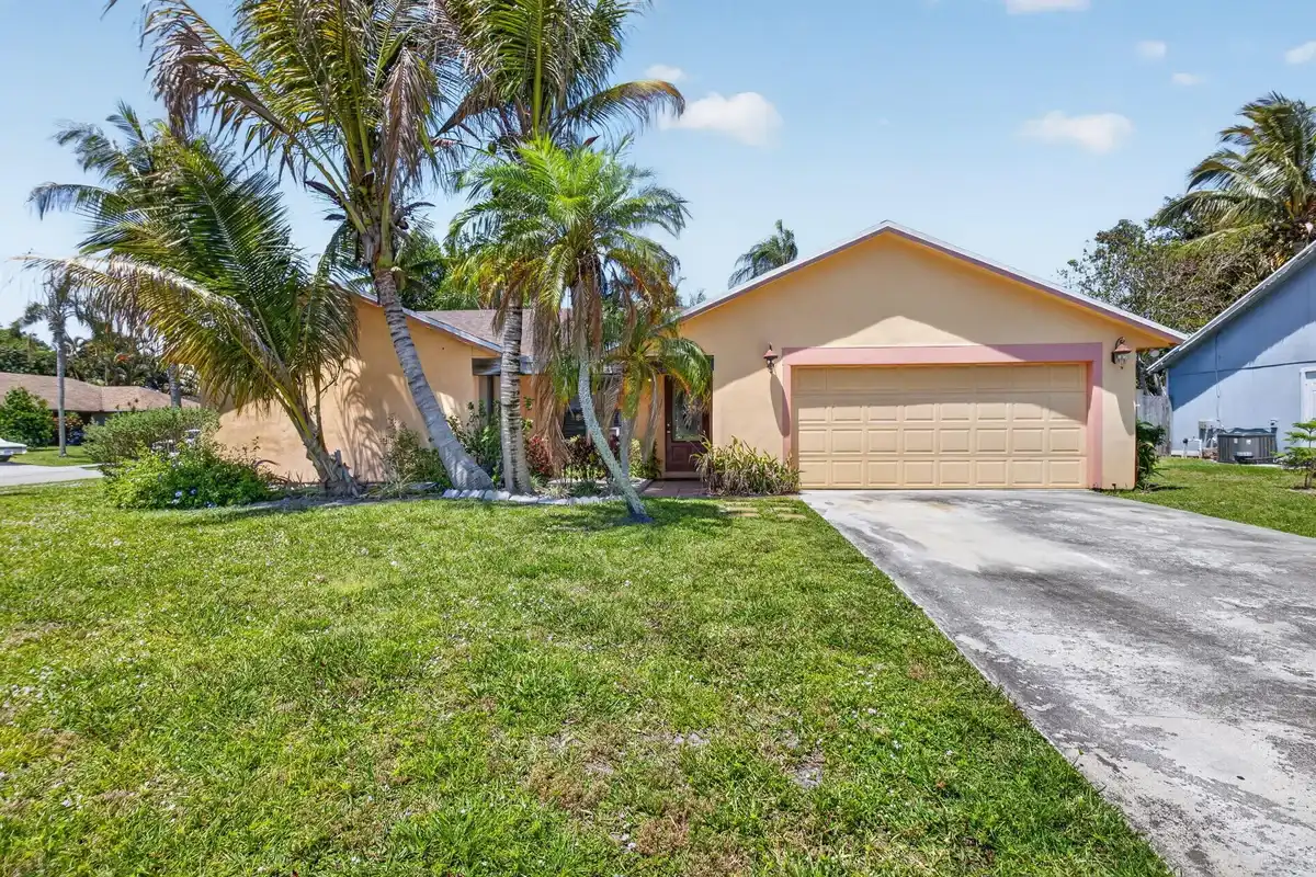 9389 Longmeadow Cir, Boynton Beach: photo 1 of 35