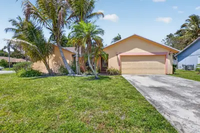 9389 Longmeadow Cir, Boynton Beach: photo 1 of 35