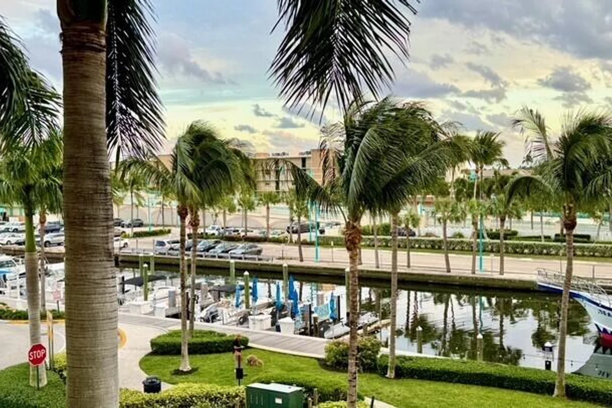 625 Casa Loma Blvd #304, Boynton Beach: photo 1 of 53