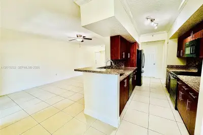 220 SW 116th Ave #15207, Pembroke Pines: photo 1 of 11
