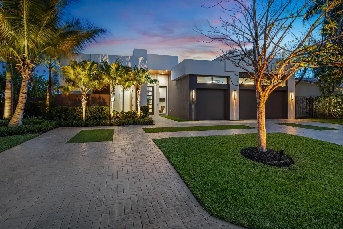 2880 NE 35th St, Lighthouse Point: photo 1 of 38