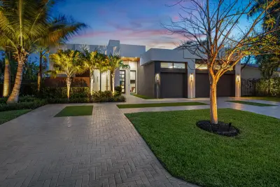 2880 NE 35th St, Lighthouse Point: photo 1 of 38