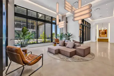 3801 N Dixie Hwy #404, Oakland Park: photo 1 of 12