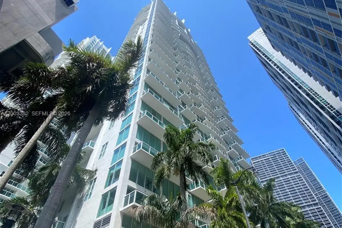 41 SE 5th St #1108, Miami: photo 1 of 10