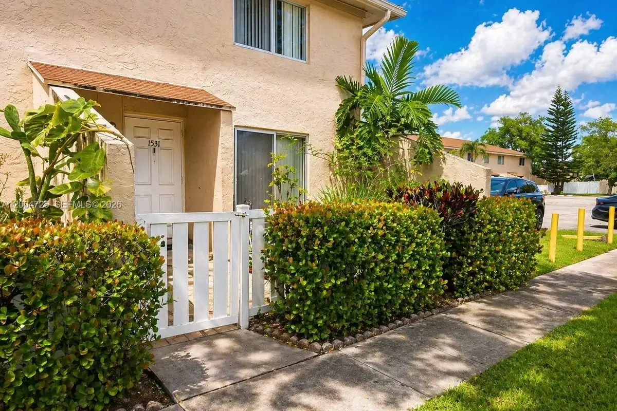 1531 NW 80th Ave #I, Margate: photo 1 of 14