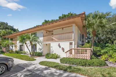 605 Brackenwood Cove, Palm Beach Gardens: photo 1 of 43