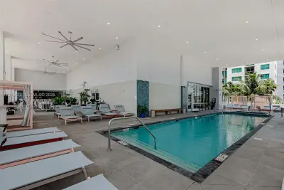 227 NE 2nd St #2206, Miami: photo 1 of 38