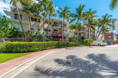 1441 Lincoln Rd #414, Miami Beach: photo 1 of 6