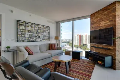 150 Sunny Isles Blvd #1-1603, Sunny Isles Beach: photo 1 of 19
