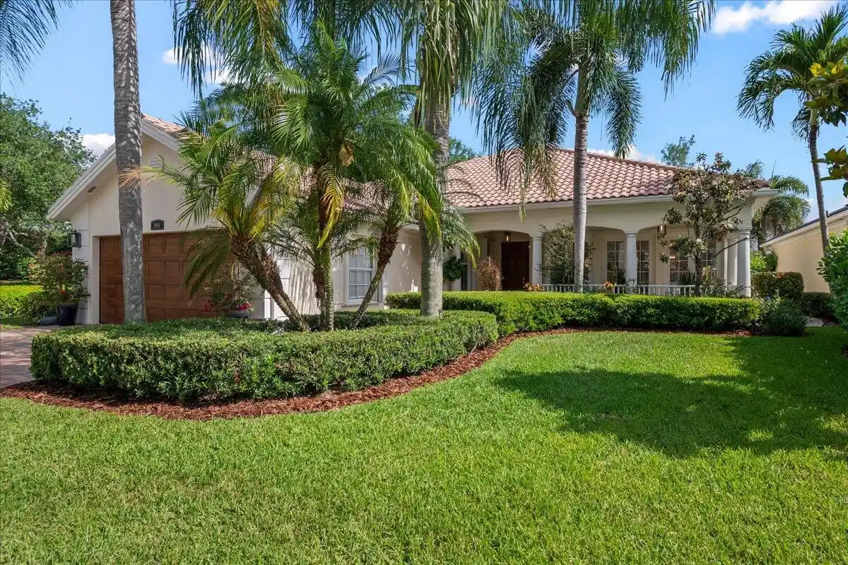 8465 Belize Pl, Wellington: photo 1 of 62
